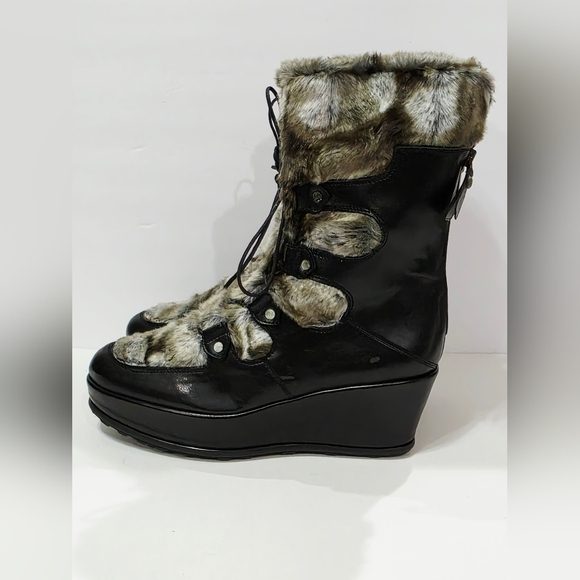 Stuart Weitzman KW23060 Black Leather Faux Fur Wedge Boot Zipper Lace 8.5 M New - Picture 5 of 16